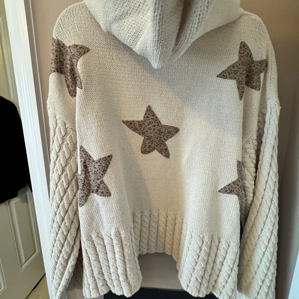 ⭐️POL Stars Sweater⭐️ - Picture 7 of 10